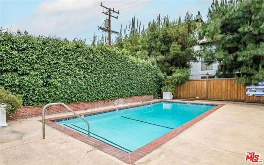 1222 N Olive Drive #209 photo 26