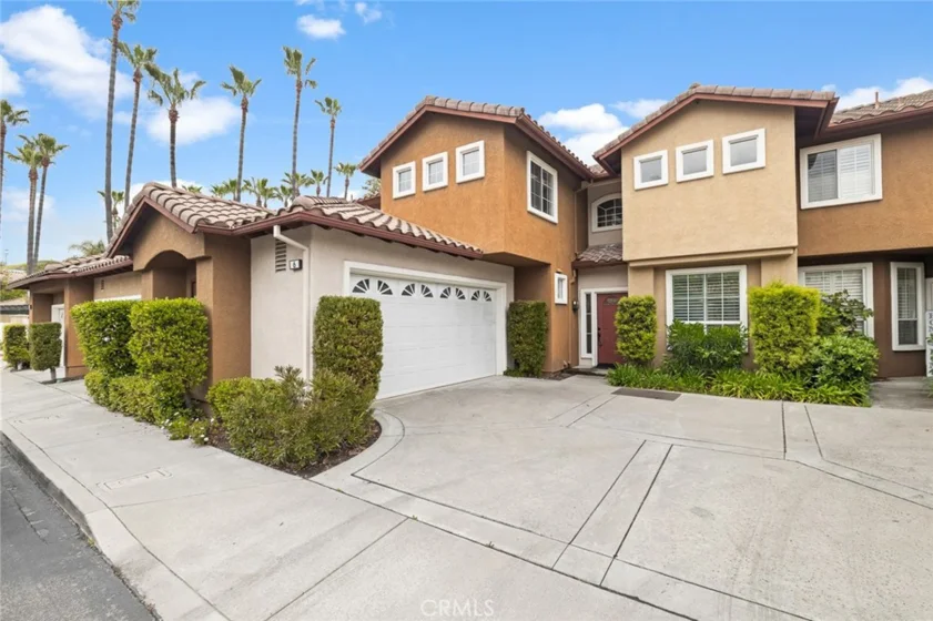 6 Mira Mesa photo 1