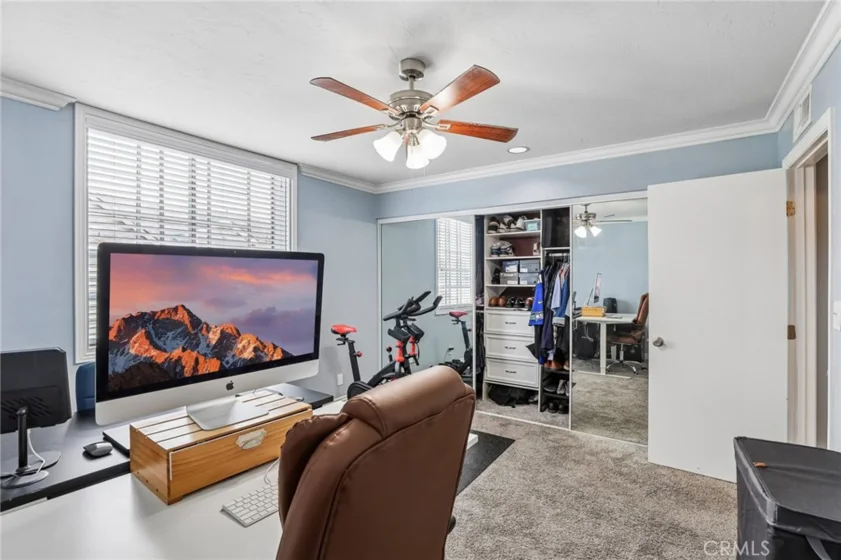 2330 Vanguard photo 10