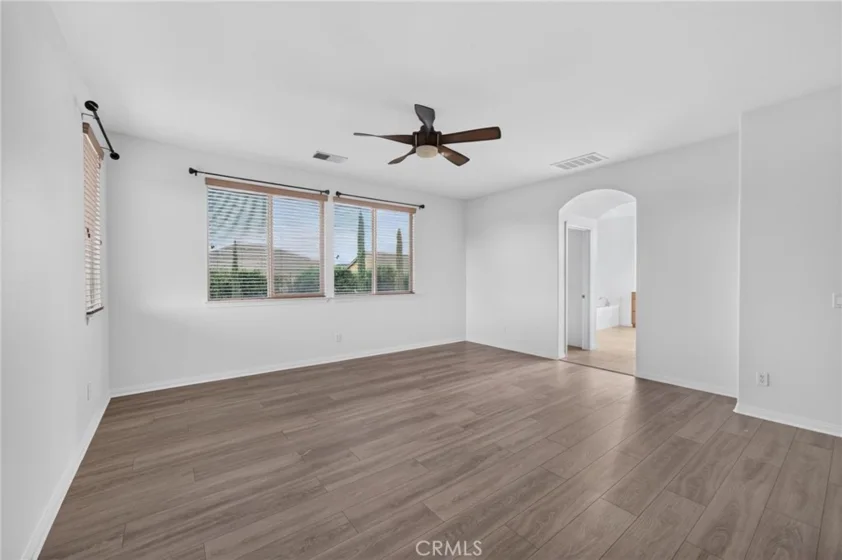 30780 Olympia Rose photo 46