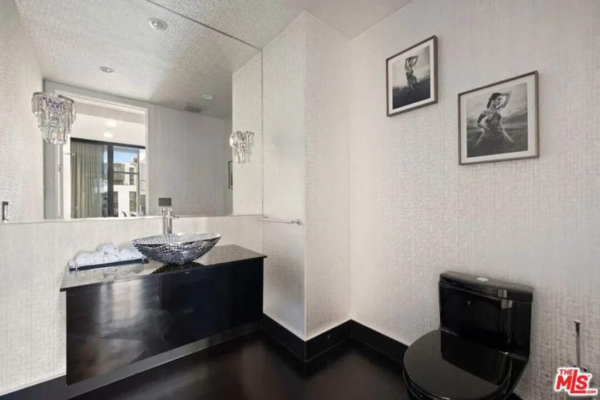 10776 Wilshire Boulevard #403 photo 11