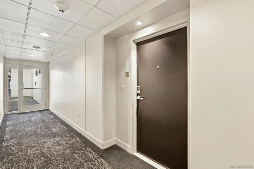 425 W Beech Street #314 photo 22