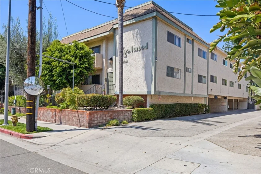 5055 Coldwater Canyon Avenue #105 photo 21