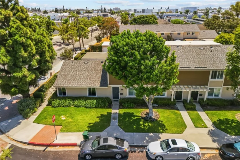 2901 S Sycamore #B photo 2