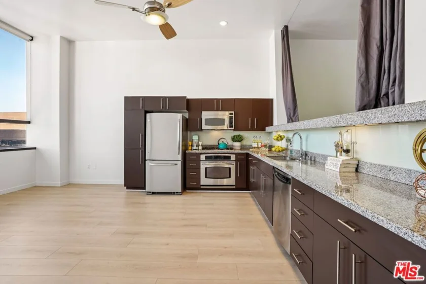 1100 Wilshire Boulevard #1804 photo 7