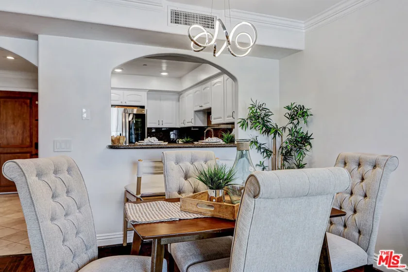 1520 S Shenandoah Street #304 photo 7