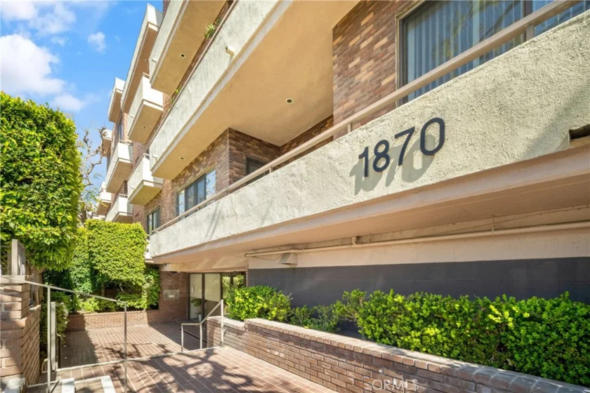 1870 Veteran Avenue #101 photo 58