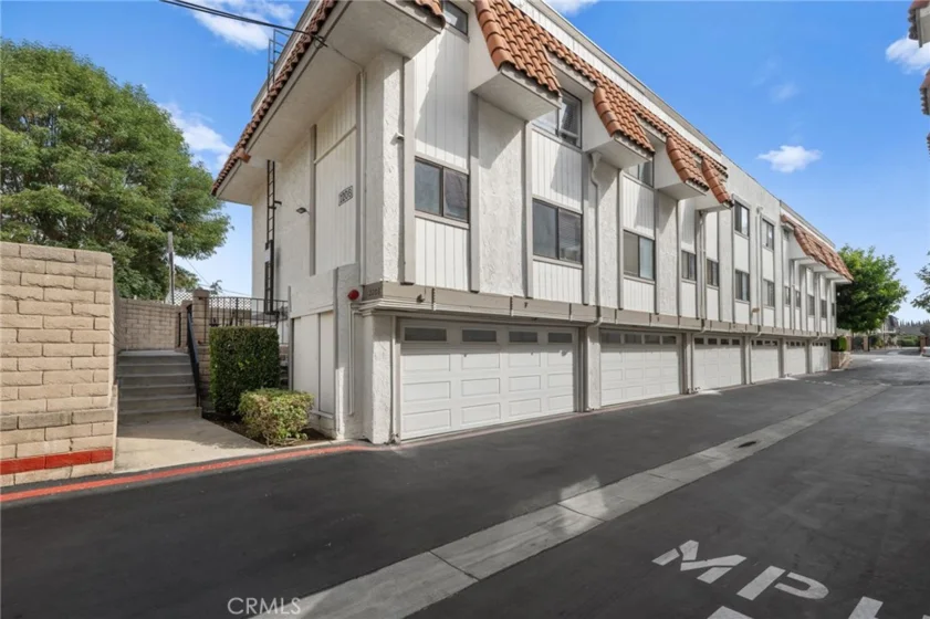 2208 N Broadway #29 photo 1