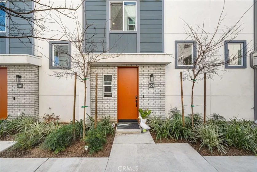 606 Dawson photo 1