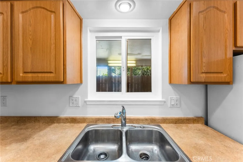 10203 Holburn photo 19