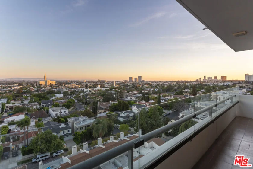 10660 Wilshire Boulevard #1207 photo 1
