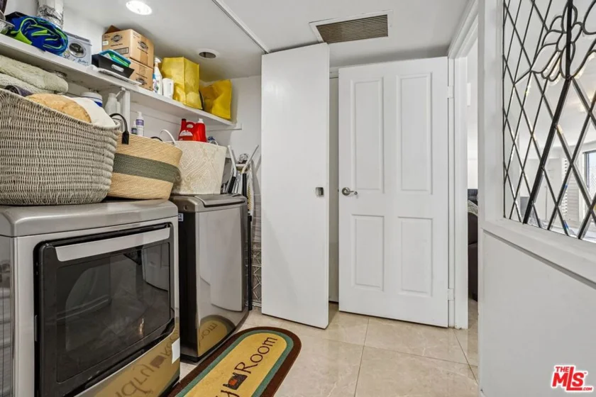 325 N Oakhurst Drive #PH2 photo 22