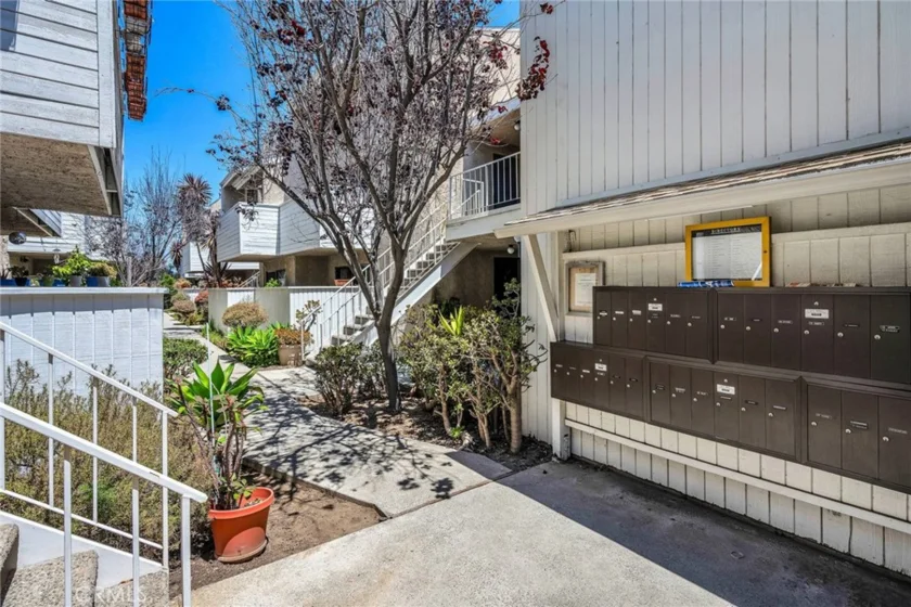 10521 National Boulevard #213 photo 2