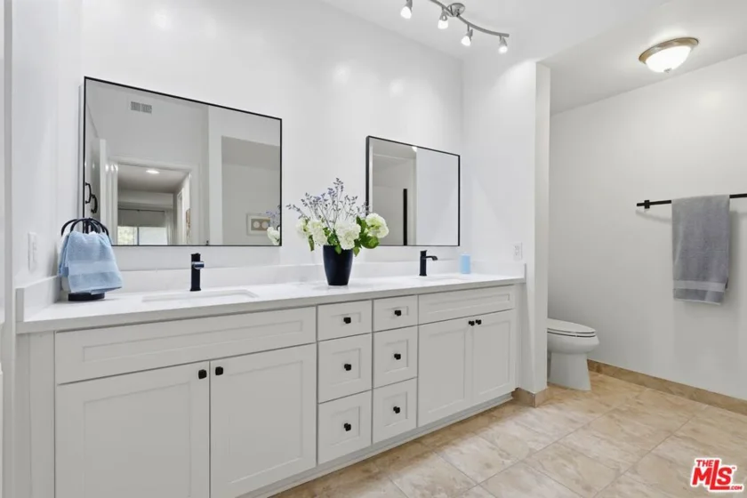 828 S Bedford Street #202 photo 12