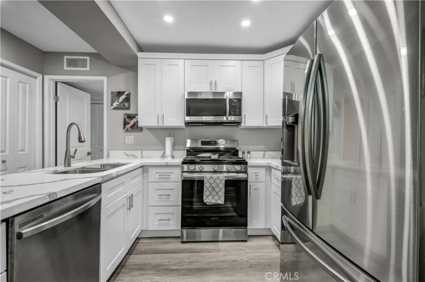 950 N Kings Road #103 photo 6