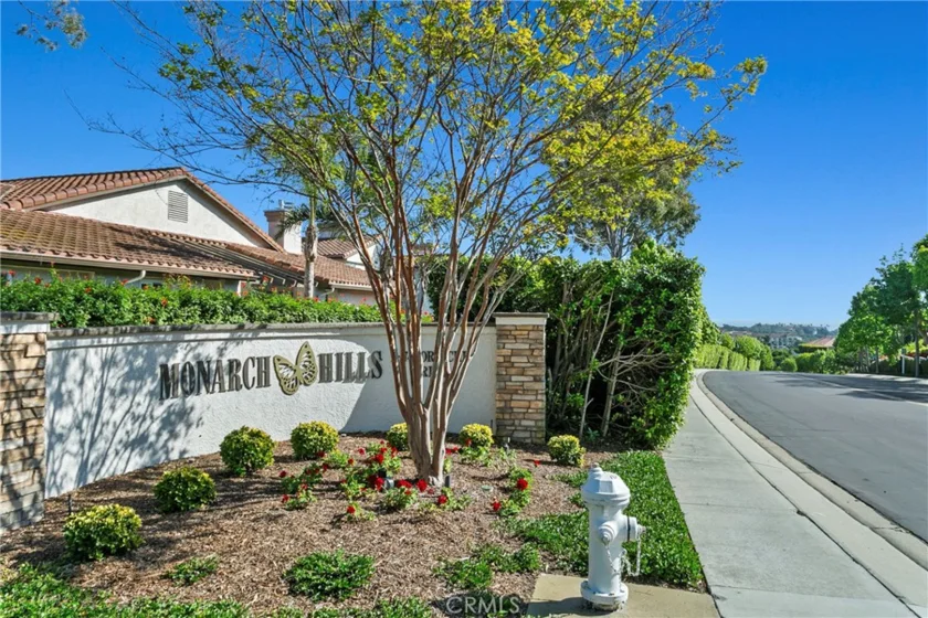 52 Corniche Drive #A photo 1