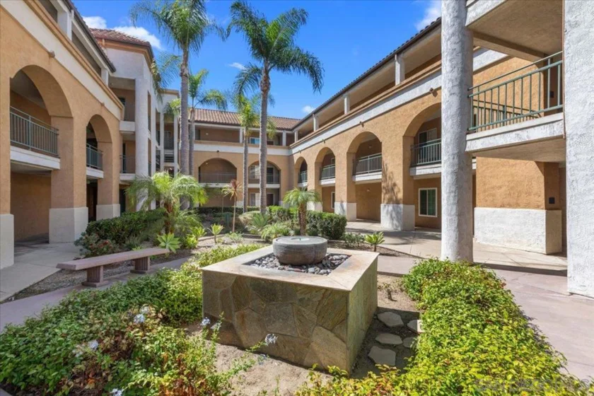 2150 Camino De La Reina #4204 photo 22
