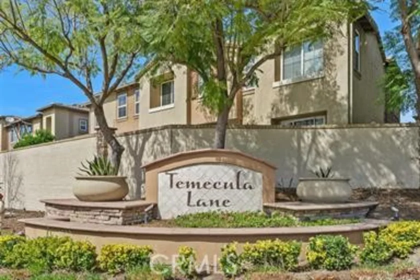 44942 Bellflower photo 3