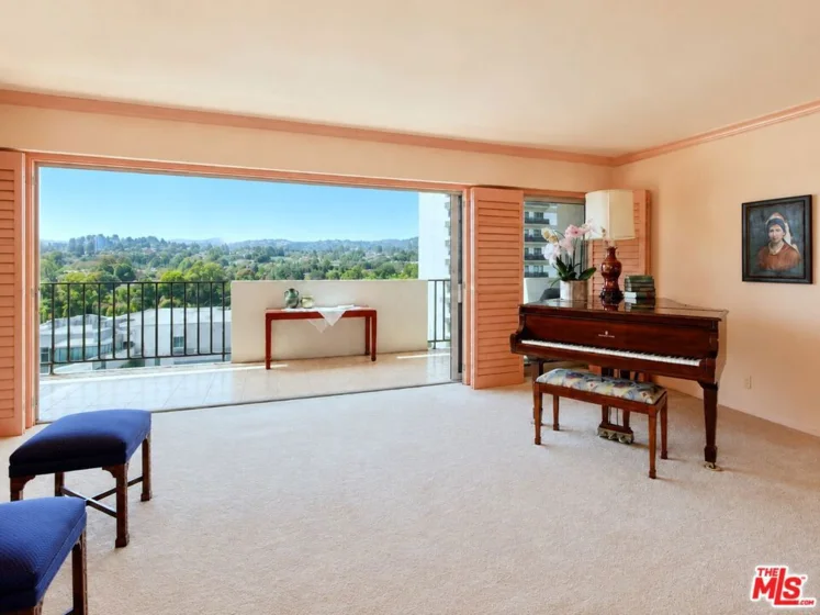 10450 Wilshire Boulevard #10J photo 35