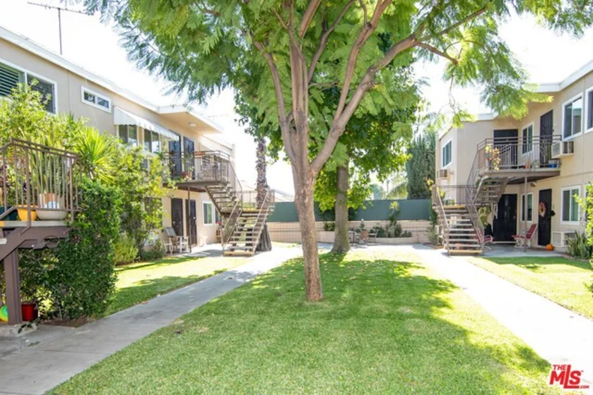 7129 N Coldwater Canyon Avenue #6 photo 1