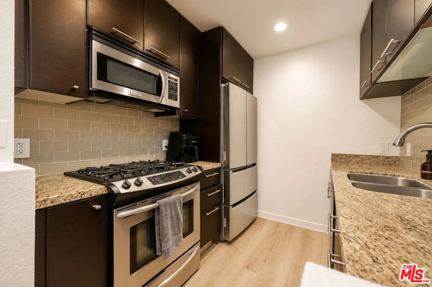 585 N Rossmore Avenue #209 photo 27
