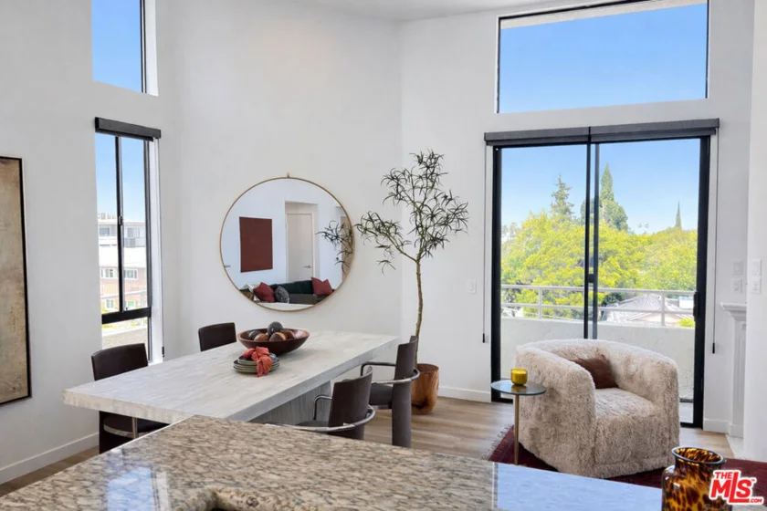 13920 Moorpark Street #308 photo 3