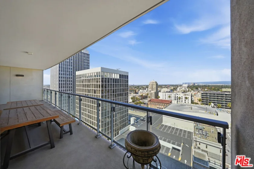 3785 Wilshire Boulevard #1607 photo 22