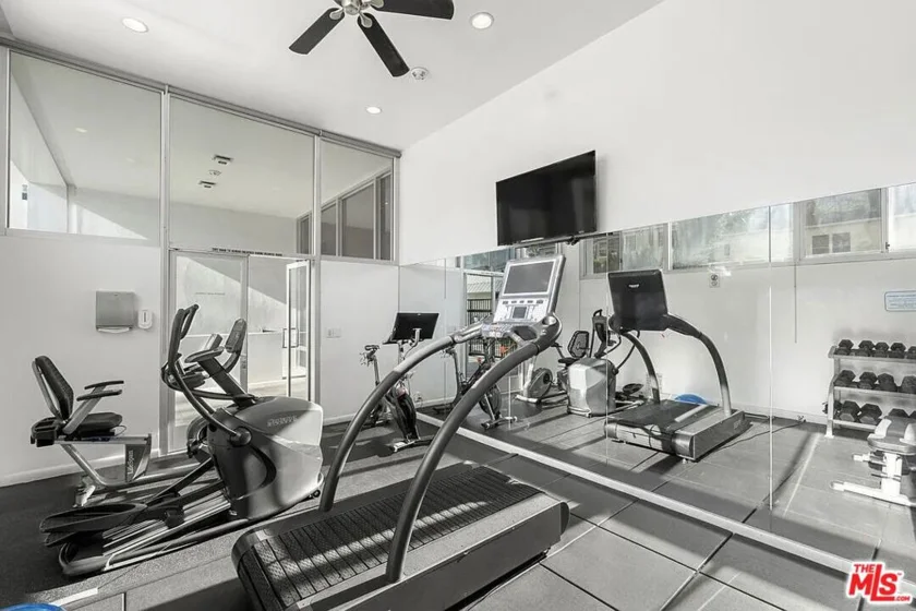 999 N Doheny Drive #601 photo 26