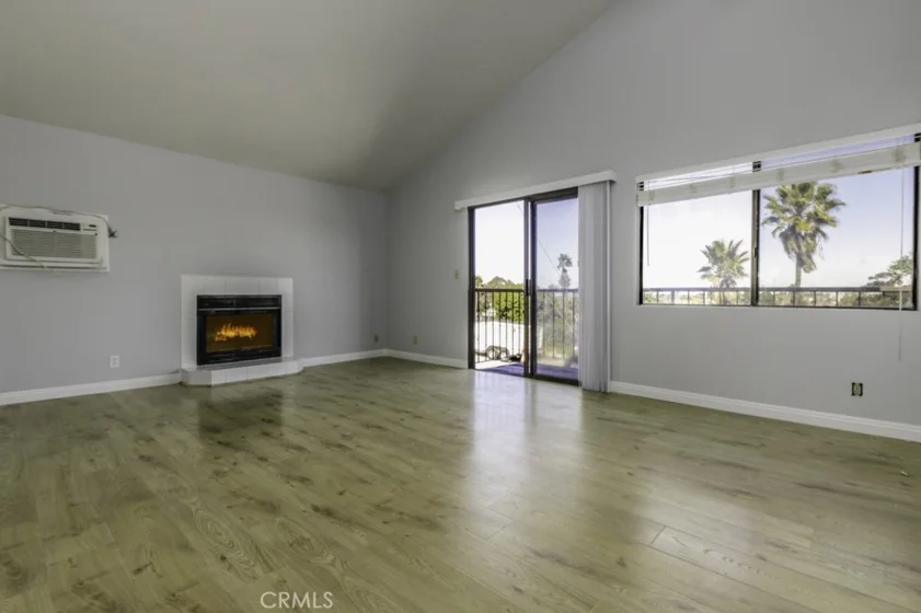 207 W Amar Street photo 1