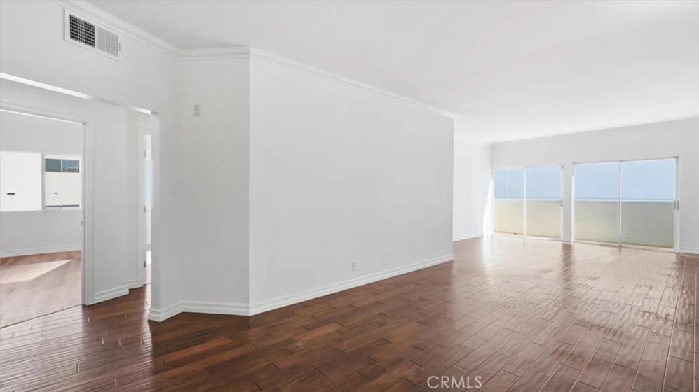 11822 Goshen Avenue #303 photo 13