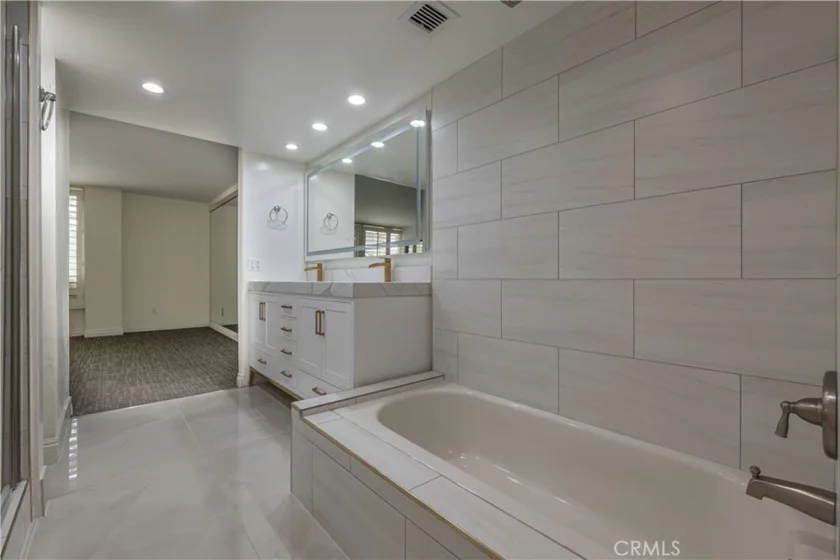 10590 Wilshire Boulevard #305 photo 17