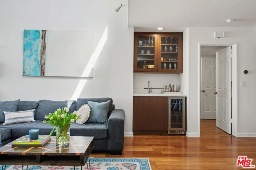 1250 Amherst Avenue #302 photo 4