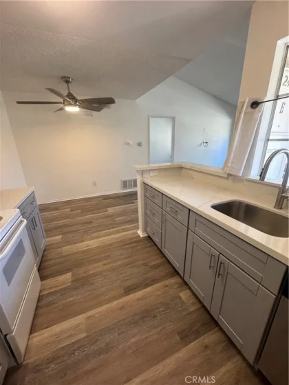 26152 Sanz #248E photo 7