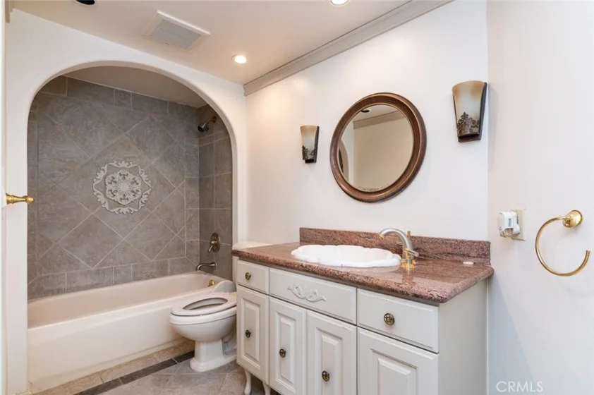 345 Pioneer Drive #1705 photo 19