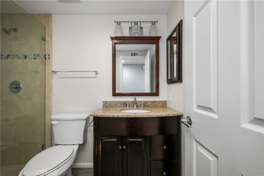 9658 Bloomfield Avenue photo 22