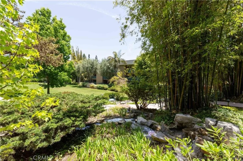 412 N Bellflower #104 photo 20