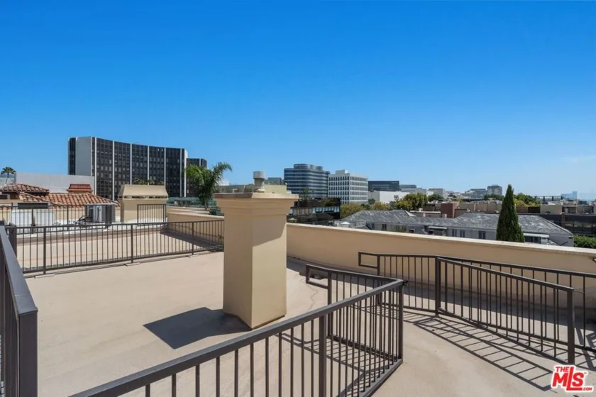 137 S Spalding Drive #401 photo 29
