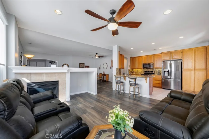 39416 Cardiff Avenue photo 20