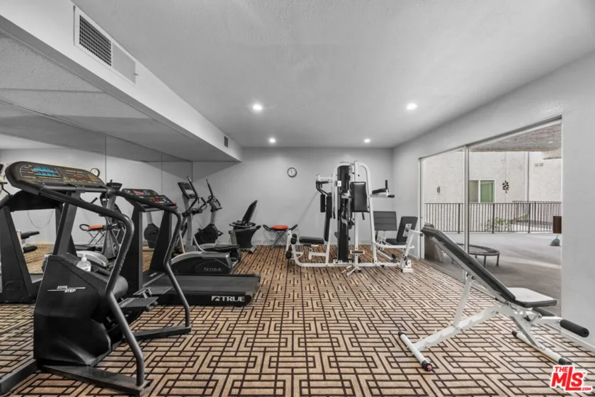 1515 S Beverly Drive #202 photo 18