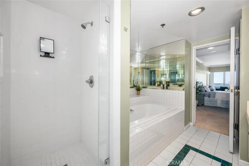 525 E Seaside Way #904 photo 18