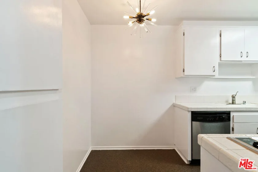 927 N Kings Road #107 photo 9