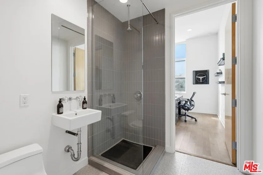 4080 Glencoe Avenue #317 photo 20