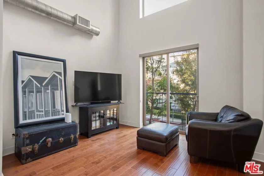 25 Delancy photo 7