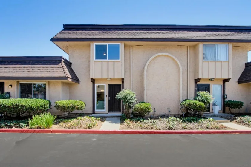 2121 E Grand Avenue #C12 photo 32