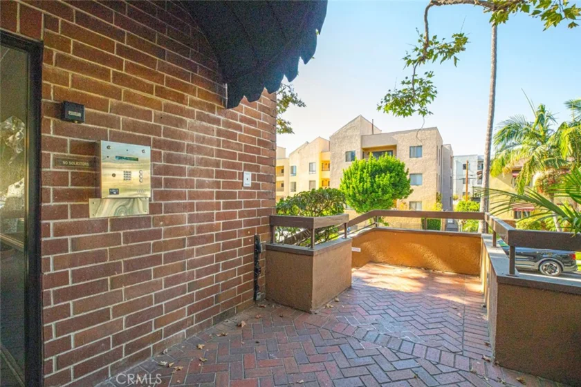 460 Oak Street #203 photo 27