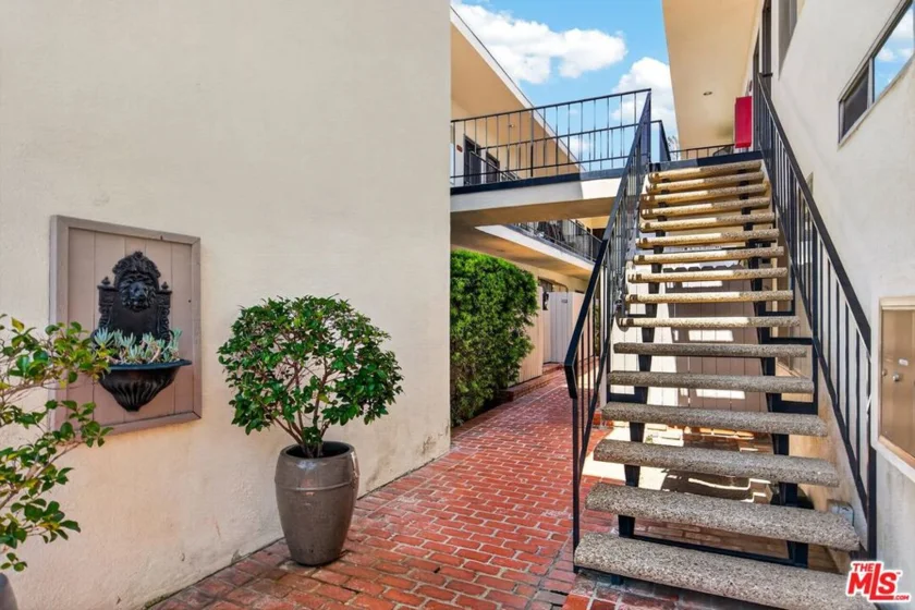 1522 S Centinela Avenue #101 photo 27