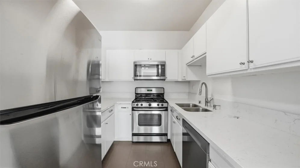 11822 Goshen Avenue #303 photo 19