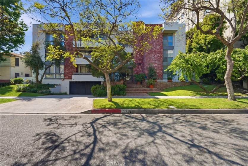 429 N Oakhurst Drive #301 photo 1
