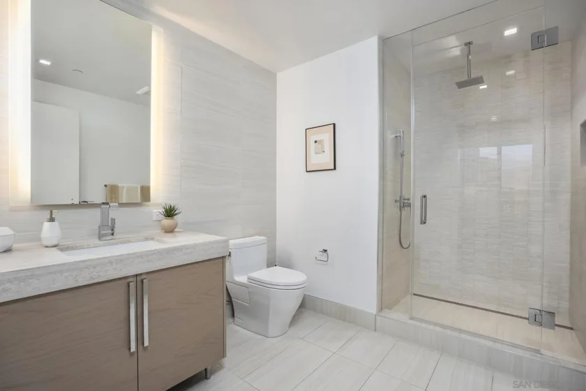 888 W E #2302 photo 49