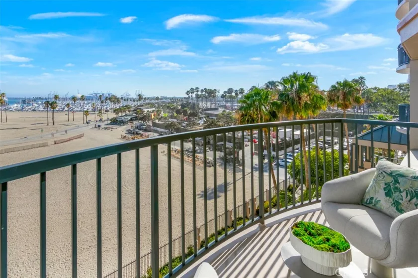 850 E Ocean Boulevard #205 photo 32